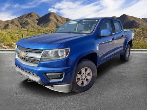 Used 2020 Chevrolet Colorado W/T w/ WT Convenience Package RWD image 2