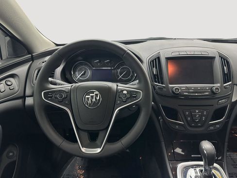 Used 2017 Buick Regal Sport Touring FWD image 9
