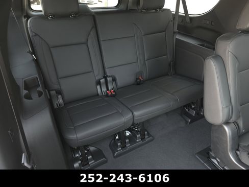 Used 2025 Chevrolet Suburban Z71 w/ Z71 Off-Road Package AWD/4WD image 43