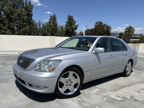 Used 2005 Lexus LS 430 RWD image 2