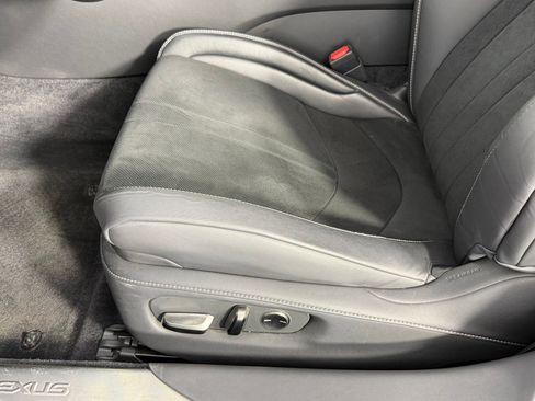 Used 2018 Lexus LC 500 Coupe w/ Sport Package image 13