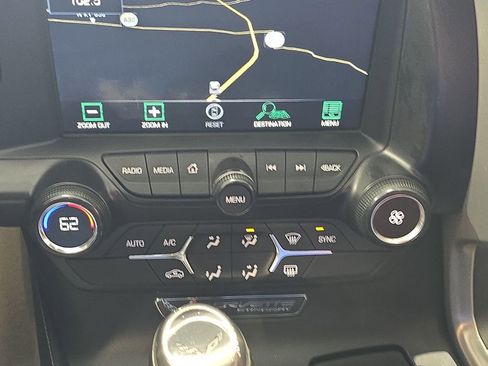 Used 2015 Chevrolet Corvette Stingray Coupe image 25