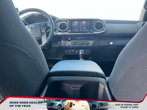Used 2022 Toyota Tacoma TRD Sport w/ Technology Package image 15