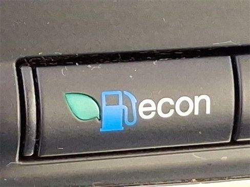 Used 2013 Dodge Grand Caravan SE image 25