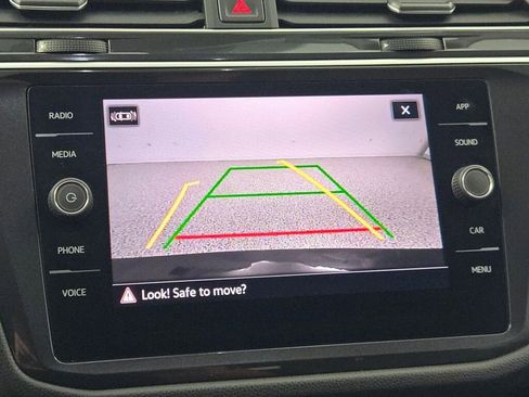 Used 2024 Volkswagen Tiguan SE image 31