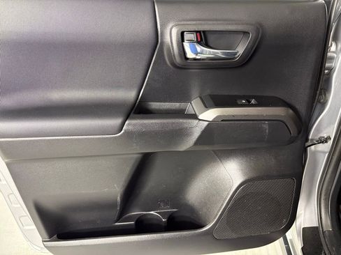 Used 2021 Toyota Tacoma TRD Off-Road w/ Technology Package image 32