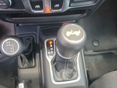 Used 2024 Jeep Wrangler Sport AWD/4WD image 29