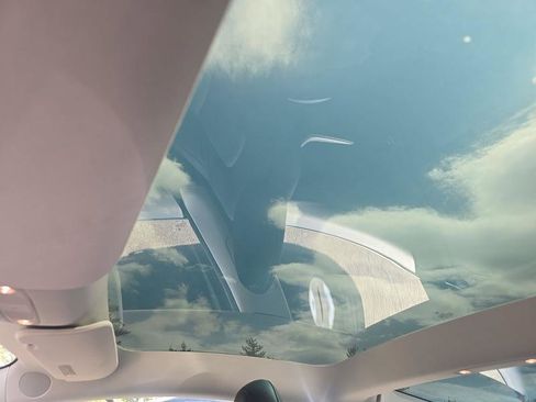 Used 2019 Tesla Model 3 Standard Range Plus RWD image 6