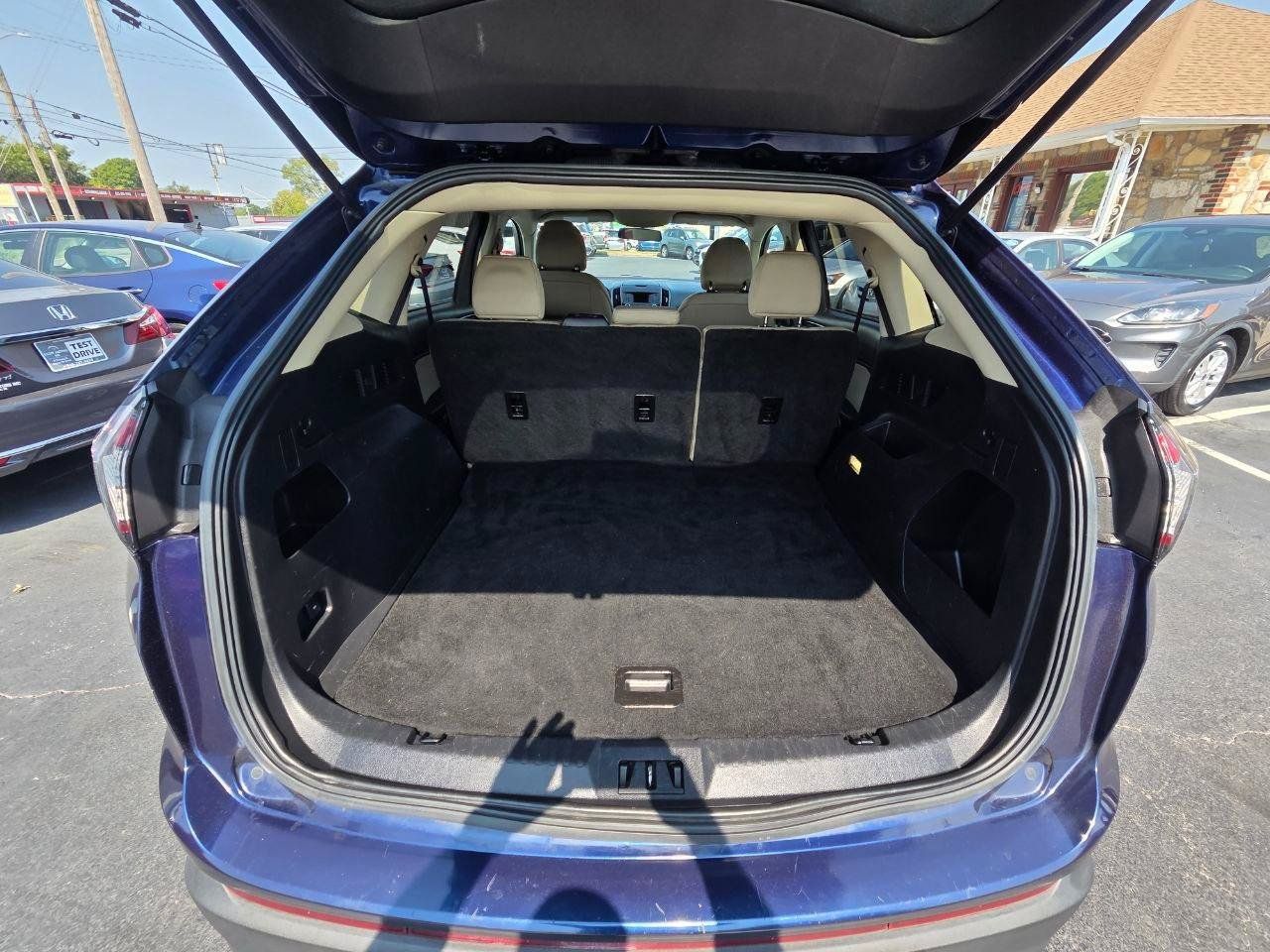 Used 2016 Ford Edge SE FWD image 17