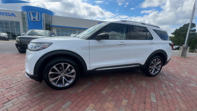 Used 2025 Ford Explorer Platinum w/ Ultimate Package AWD/4WD image 7