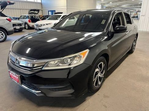 Used 2017 Honda Accord LX image 7