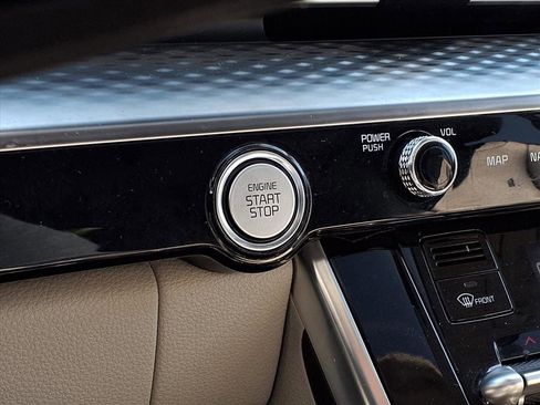 Used 2022 Kia Carnival SX Prestige FWD image 13