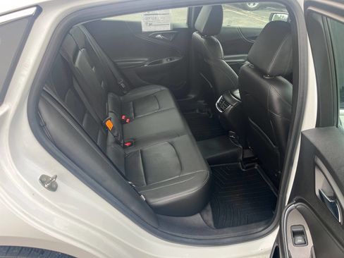 Used 2017 Chevrolet Malibu LT w/ Leather Package image 15