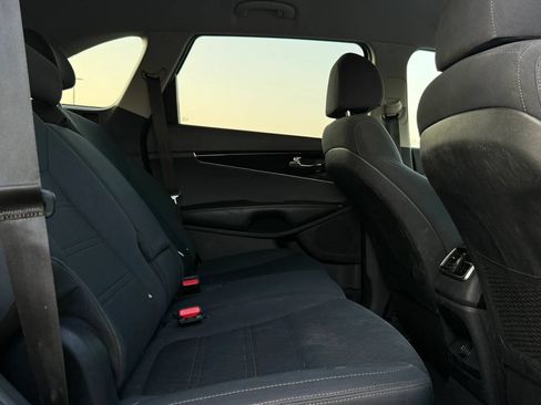 Used 2018 Kia Sorento L FWD image 20