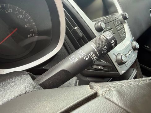 Used 2017 Chevrolet Equinox LT AWD/4WD image 34