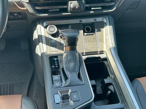 Used 2025 Lexus GX 550 w/ Accessory Package (2T) AWD/4WD image 23