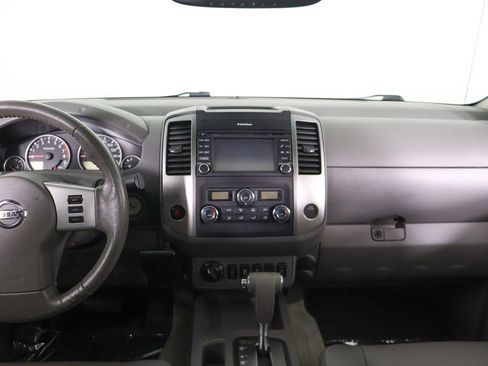 Used 2014 Nissan Frontier SL w/ SL Moonroof Package AWD/4WD image 35