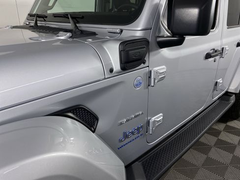 Used 2023 Jeep Wrangler Sahara w/ Cold Weather Group image 13