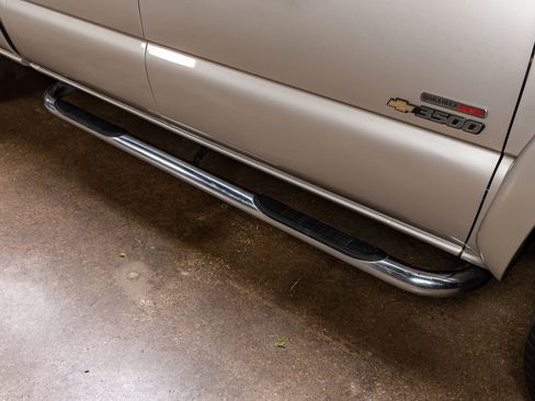 Used 2005 Chevrolet Silverado 3500 LT w/ Heavy-Duty Power Package image 11