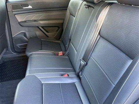 Used 2023 Volkswagen Atlas Cross Sport SE image 23