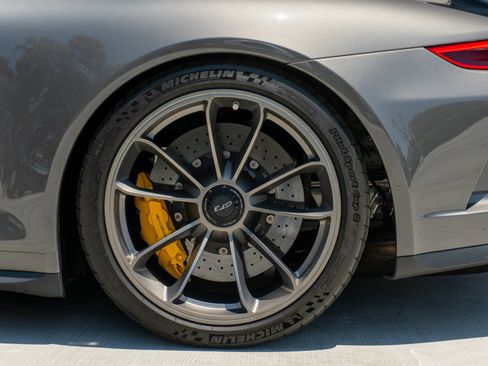 Used 2018 Porsche 911 GT3 RWD image 21