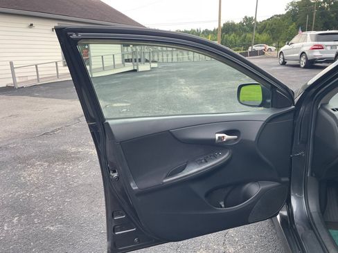 Used 2009 Toyota Corolla S FWD image 11