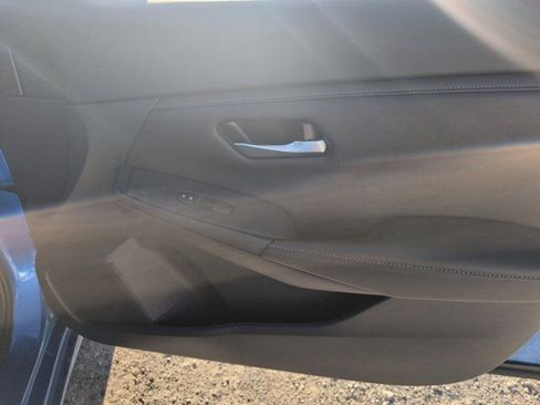 Used 2025 Nissan Sentra SV FWD image 32