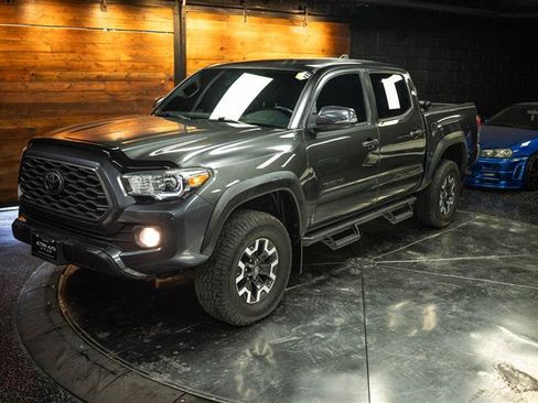 Used 2020 Toyota Tacoma TRD Off-Road AWD/4WD image 2
