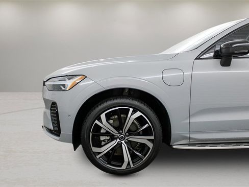 Certified 2025 Volvo XC60 T8 Ultra w/ Protection Package Premier image 11