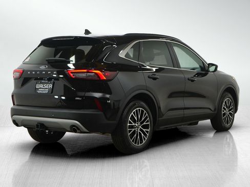 Used 2025 Ford Escape SE w/ Class II Trailer Tow Package FWD image 6