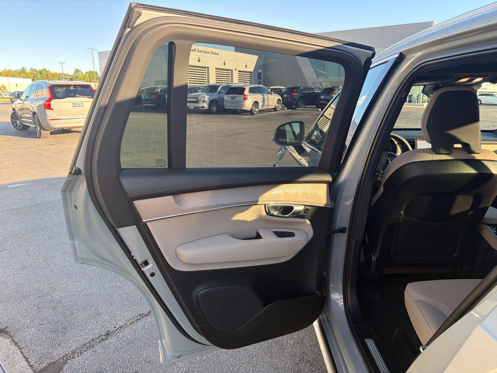 Used 2026 Volvo XC90 B6 Plus AWD/4WD image 7