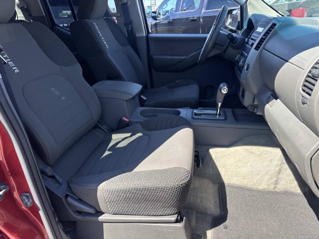 Used 2012 Nissan Frontier SV w/ Sport Appearance Pkg RWD image 11