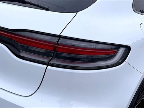 Used 2020 Porsche Macan S image 32