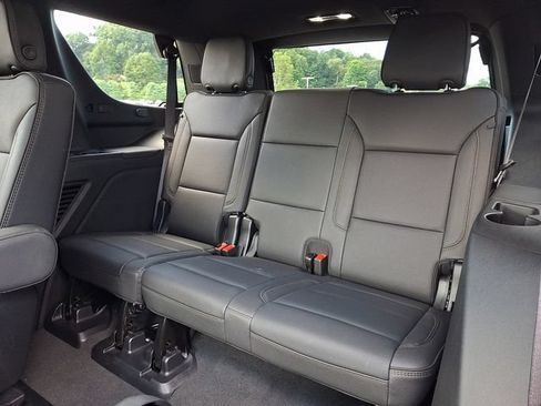 Used 2025 Chevrolet Tahoe High Country AWD/4WD image 21
