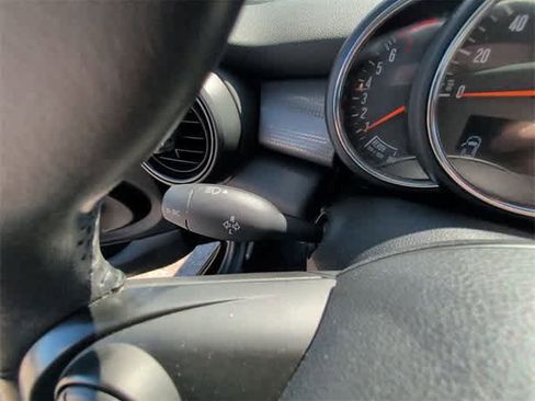 Used 2020 MINI Cooper 2-Door Hardtop image 23
