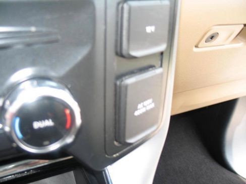 Used 2022 Ford F150 Lariat w/ Equipment Group 502A High AWD/4WD image 51