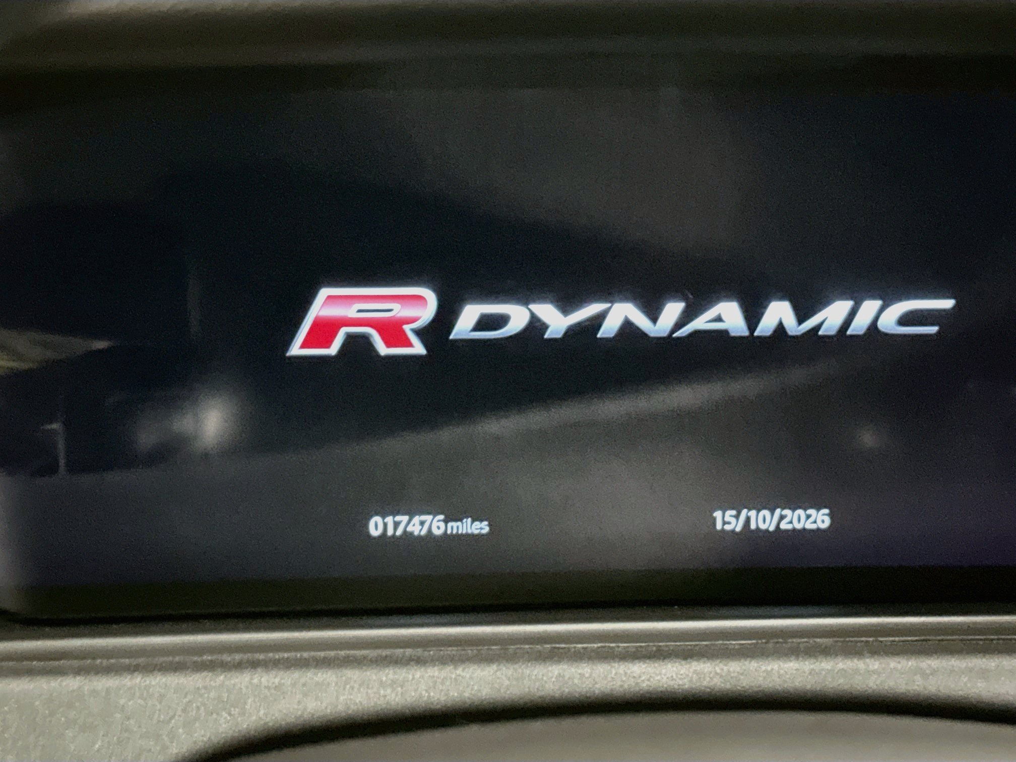 Used 2019 Land Rover Range Rover Velar R-Dynamic SE AWD/4WD image 11