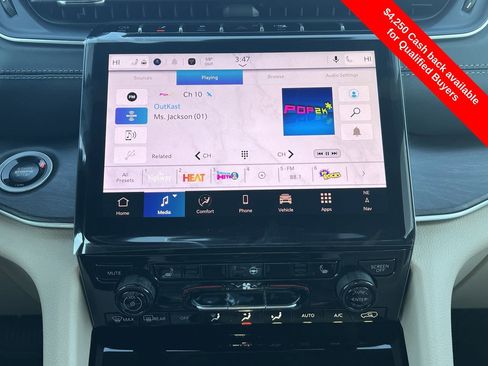 New 2025 Jeep Grand Cherokee Limited image 5