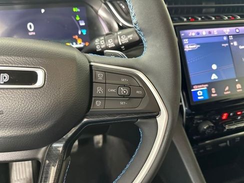 Used 2022 Jeep Grand Cherokee Trailhawk AWD/4WD image 15