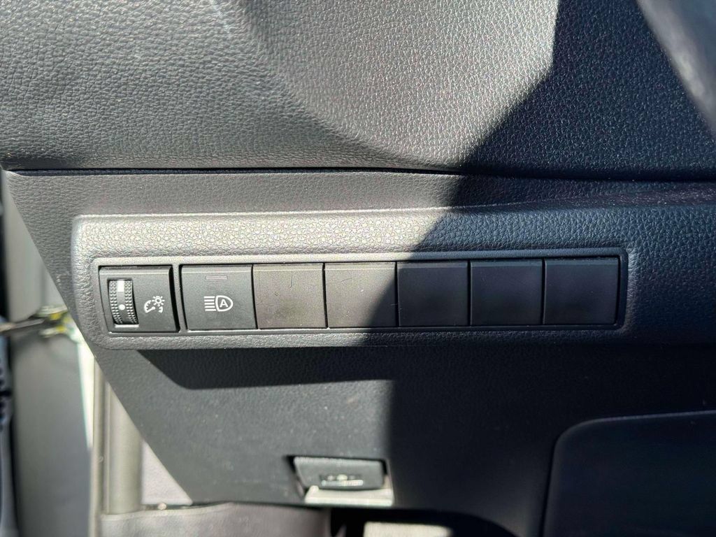 Used 2026 Toyota Corolla LE FWD image 21