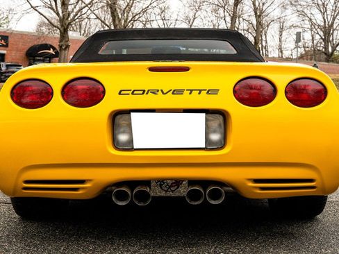 Used 2001 Chevrolet Corvette Convertible w/ Preferred Equipment Group2 image 20