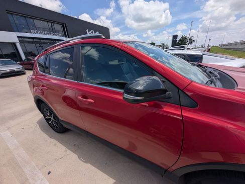 Used 2017 Toyota RAV4 SE FWD image 6
