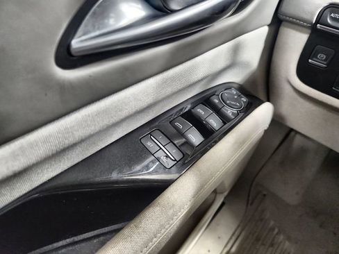 Used 2024 Cadillac Escalade ESV Sport Platinum w/ LPO, ONYX Package image 16