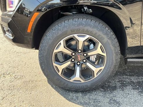 New 2026 GMC Yukon AT4 w/ AT4 Premium Plus Package image 10