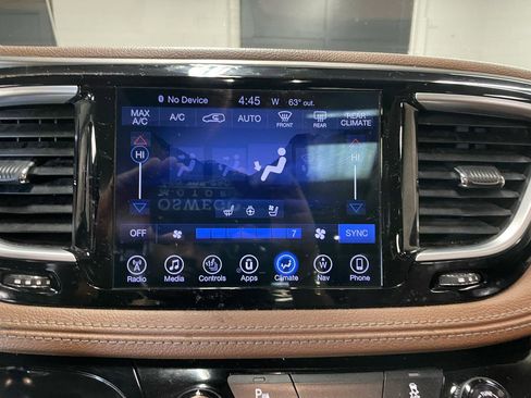 Used 2017 Chrysler Pacifica Limited FWD image 20