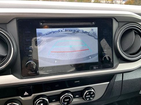 Used 2017 Toyota Tacoma SR5 image 25