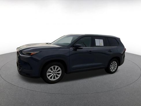 Used 2025 Toyota Grand Highlander FWD image 8