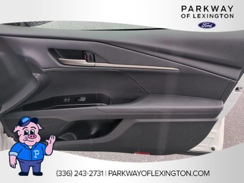 Used 2025 Toyota Camry SE w/ Convenience Package FWD image 32