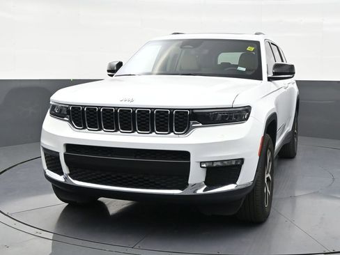 Used 2023 Jeep Grand Cherokee L Limited AWD/4WD image 8