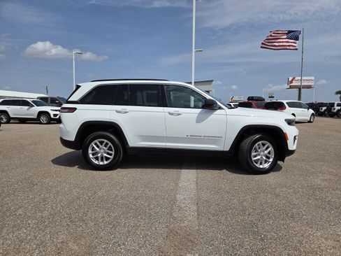 New 2026 Jeep Grand Cherokee Laredo RWD image 8